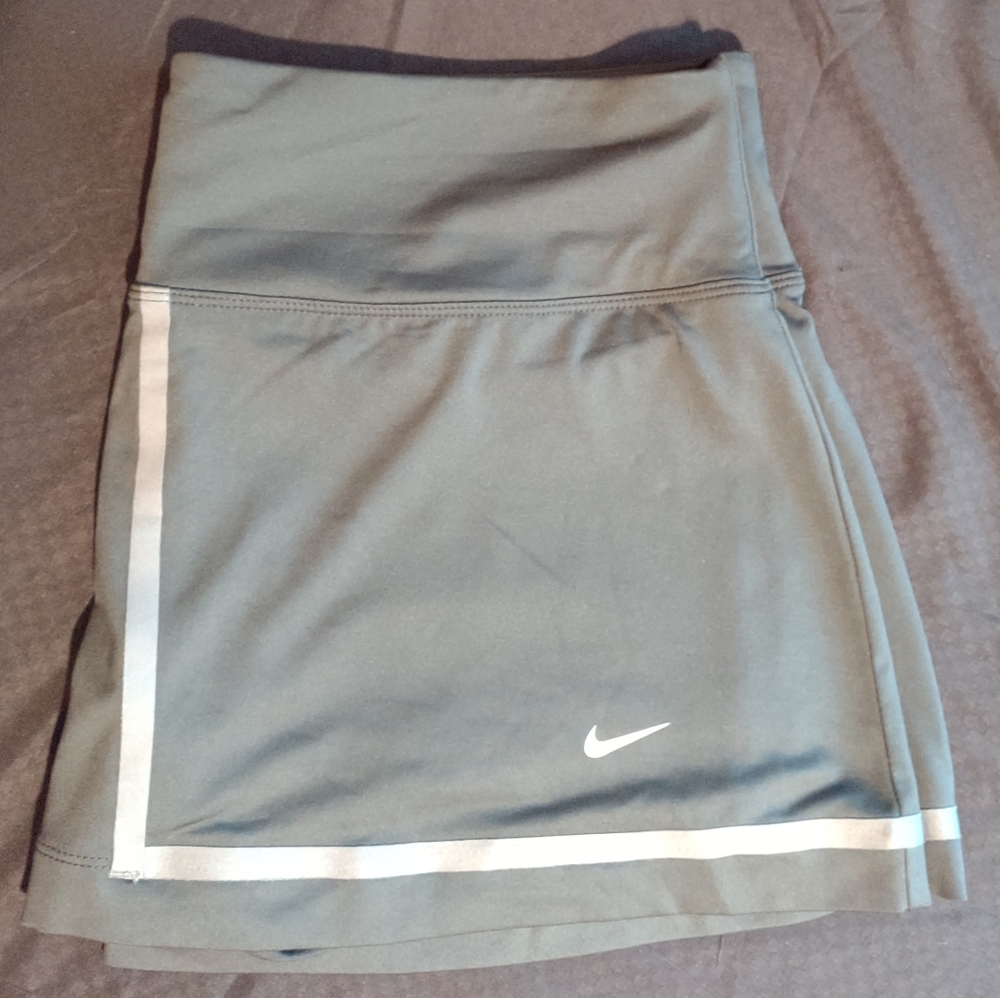 💚NIKE DRI-FIT SKIRT 💚